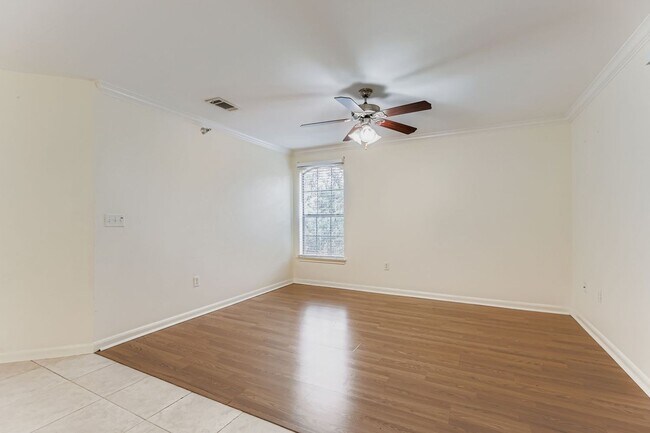 Building Photo - Medical Center Condo!