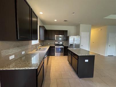 Building Photo - 7116 Longford Trail