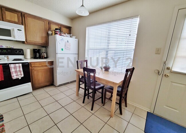 Foto del edificio - 929 W Hickory St