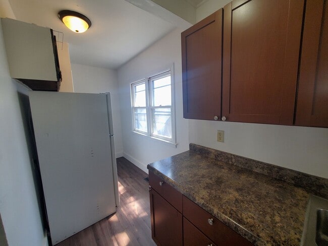 Building Photo - FOR RENT: 133 JODER-Cute 1 bedroom