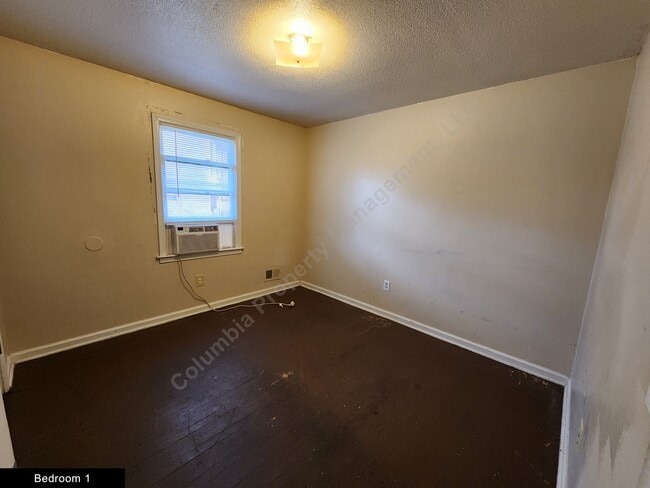 Building Photo - 911 Old Oak Dr
