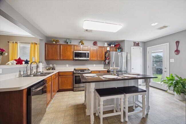 Building Photo - 4018 Fairhope Oak St