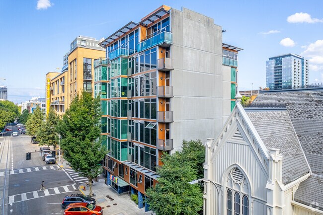 Exterior - 1405 SW 11th Ave
