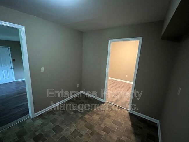 Building Photo - 3531 Gowan Dr