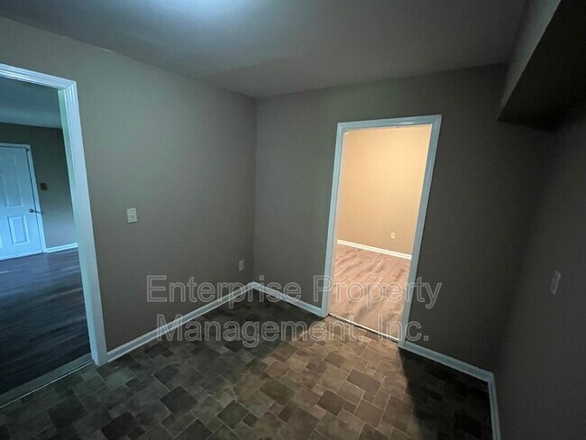 Foto del edificio - 3531 Gowan Dr