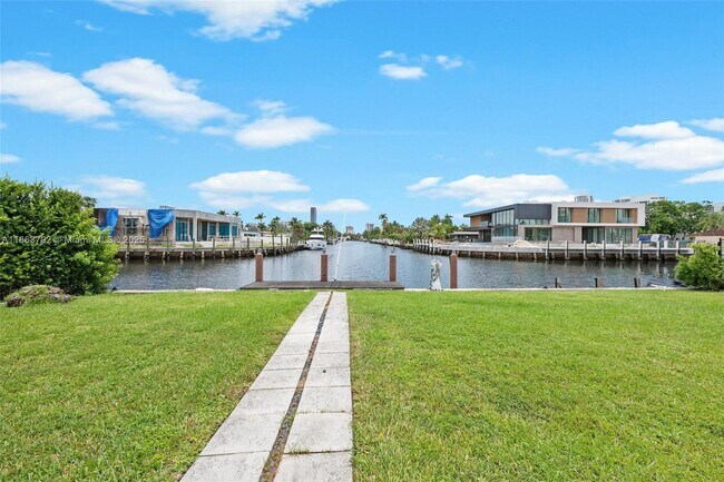 Foto del edificio - 649 Layne Blvd