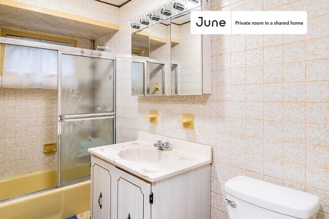 Foto del edificio - Room in Shared 5 bed/1 bath home in Somerville