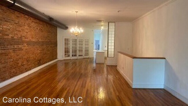 Building Photo - 2 br, 1.5 bath House - 225-B N. Main Street