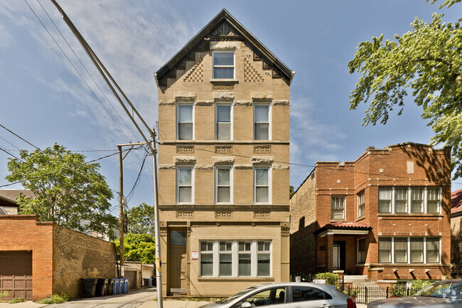 Building Photo - 2245 W Belden Ave