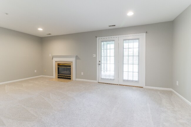 Foto del edificio - 733 Mashie Ct