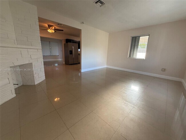 Foto del edificio - 7654 Indigo St