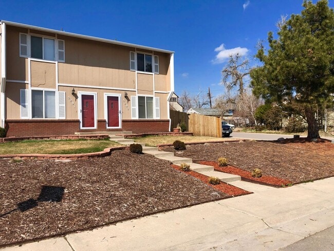 Building Photo - Newly Renovated 2-Bedroom, 1-Bathroom Unit!