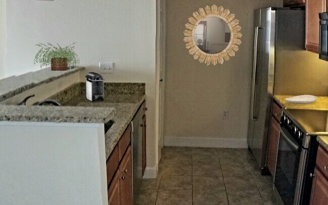 Lavavajillas, cocina, frigorífico y microondas Bosch. - 225 Sky Sail Blvd