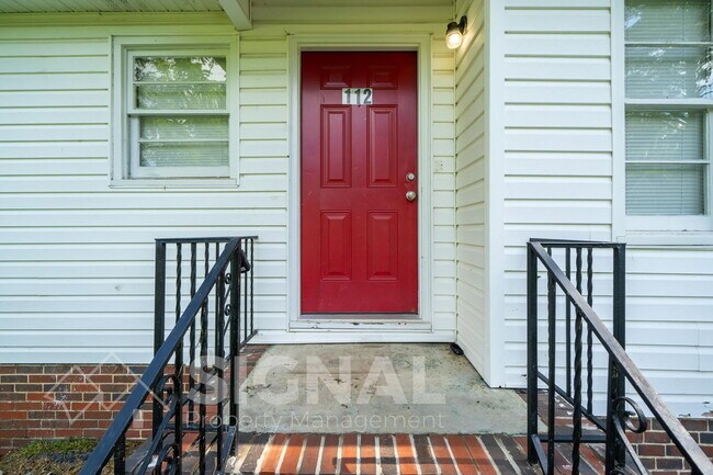 Building Photo - 112 19th Ave NW