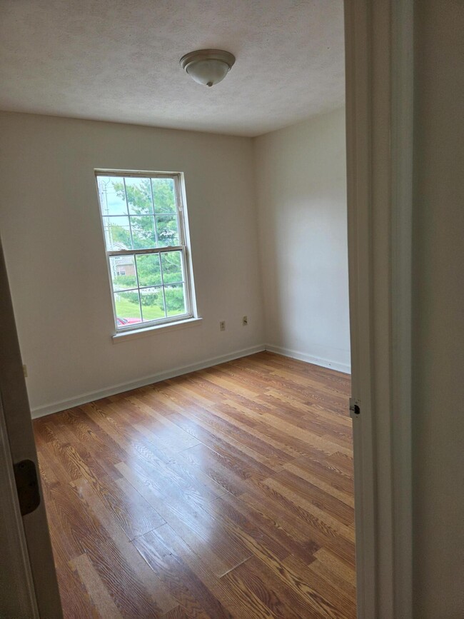 Building Photo - 1000 Heathcliff Dr