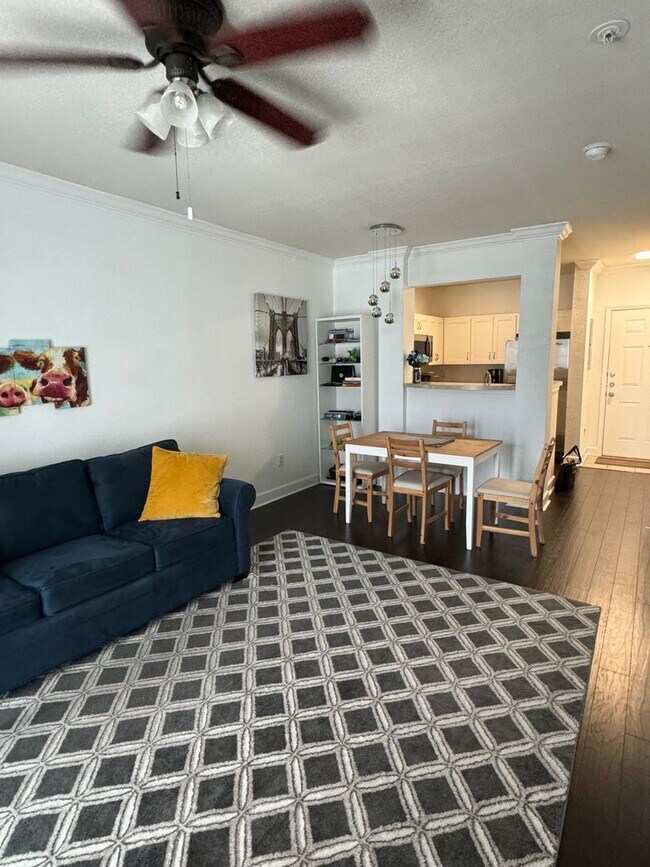 Foto del edificio - 6th Floor Beautiful One Bedroom in Downtow...