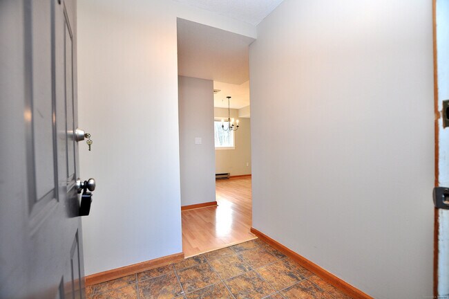 Foto del edificio - 3 Farmington Meadow Dr