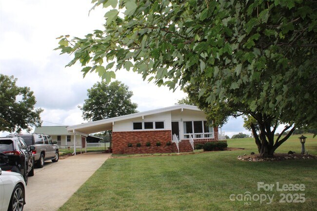 Foto del edificio - 4241 Burton Ln
