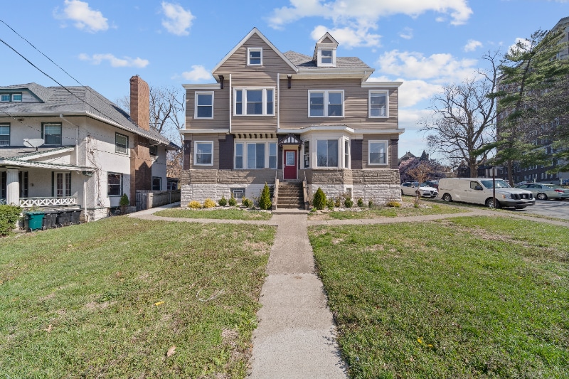 Photo - 890 Clinton Springs Ave (Cincinnati, OH)