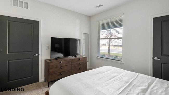 Building Photo - 2800 Milan Ct