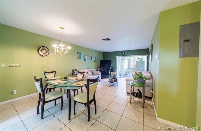 Foto del edificio - 2557 Emory Dr W