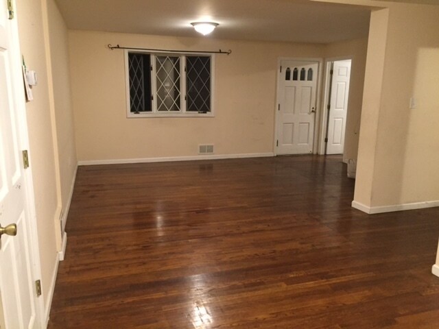 Primary Photo - 823 4th St