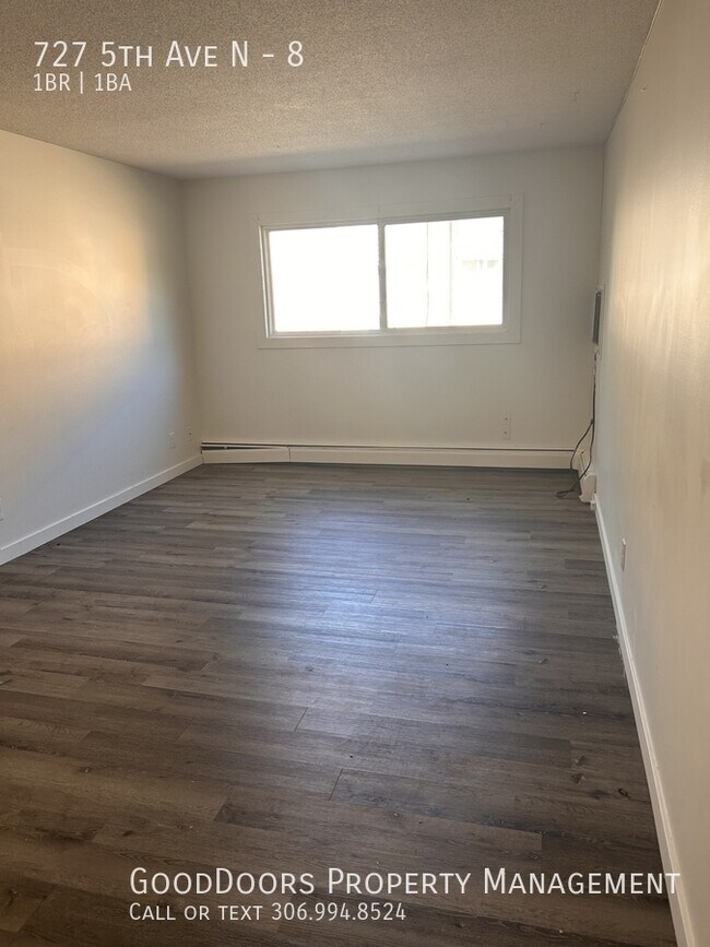 Photo du bâtiment - 727 5th Ave N