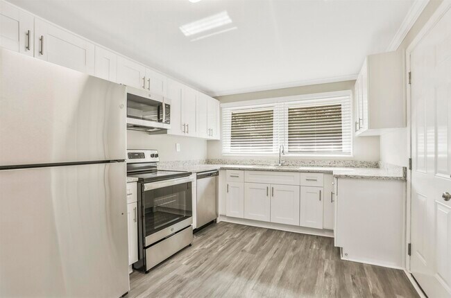 Foto del edificio - 3447 Jackson Dr