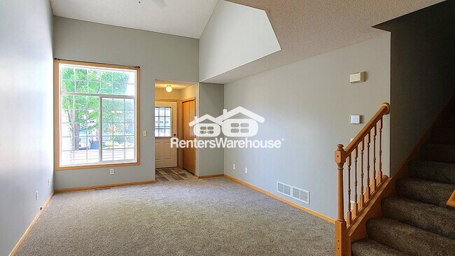 Foto del edificio - 725 Evergreen Cir