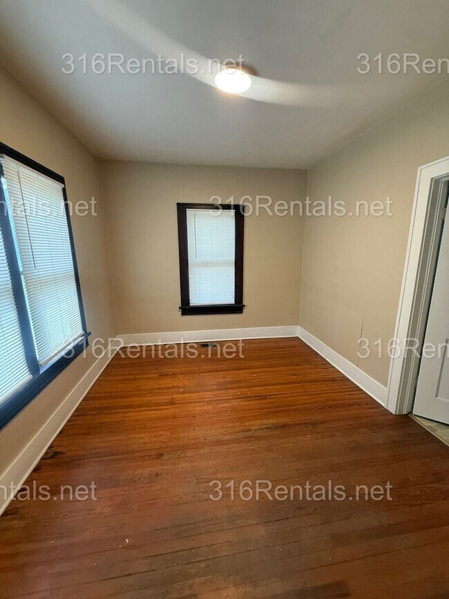 Foto del edificio - 1055 S Roosevelt St