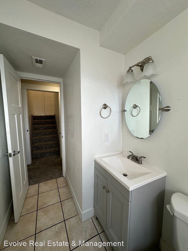Building Photo - 4 br, 2 bath House - 1051 W 1375 N