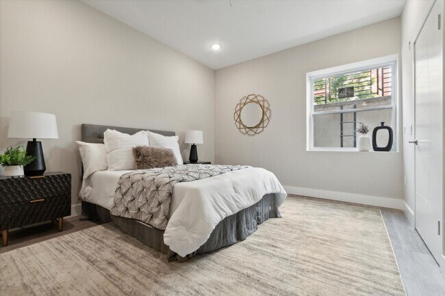 Building Photo - Luxurious New Construction Bi-Level 3-bedr...