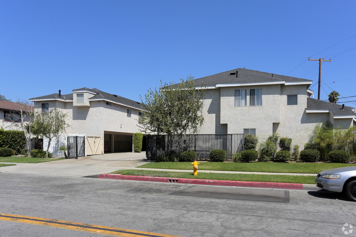 Foto del edificio - 13928 Coteau Dr