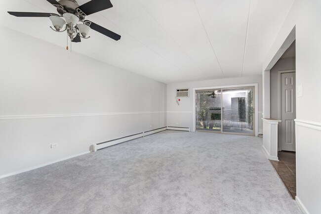Foto del edificio - 5340 Waterbury Ct
