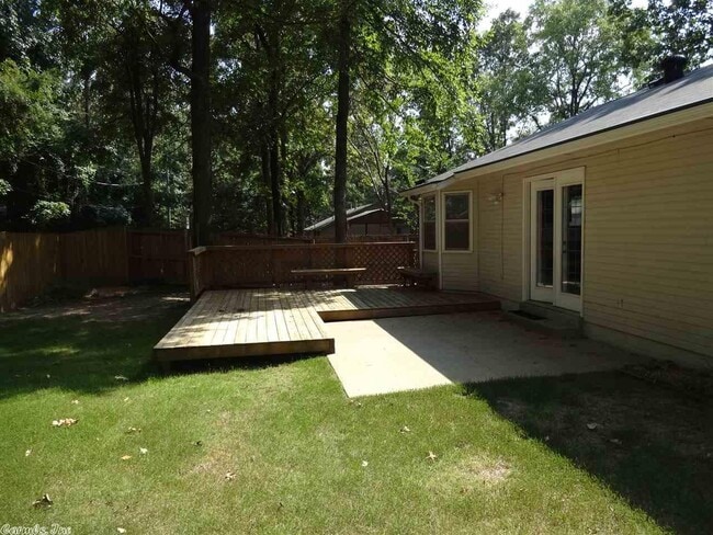 Building Photo - 2221 Maple Ridge Rd