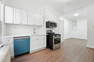 Building Photo - 122 Hutton St