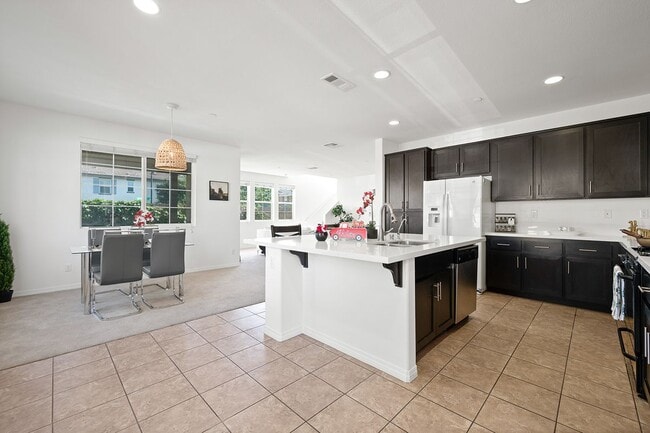 Building Photo - 2890 S Via Belamaria
