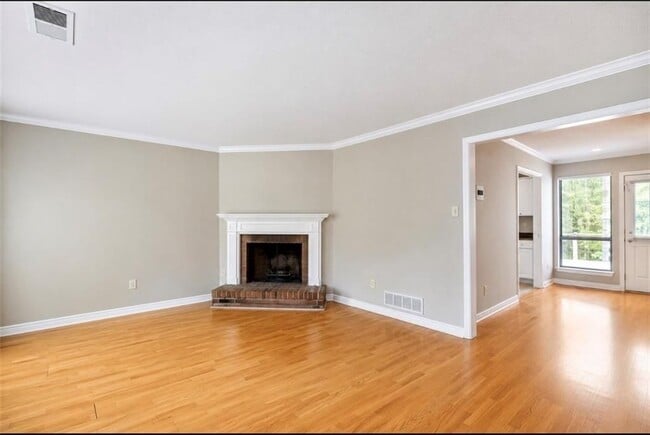 Building Photo - 2390 Newport Landing