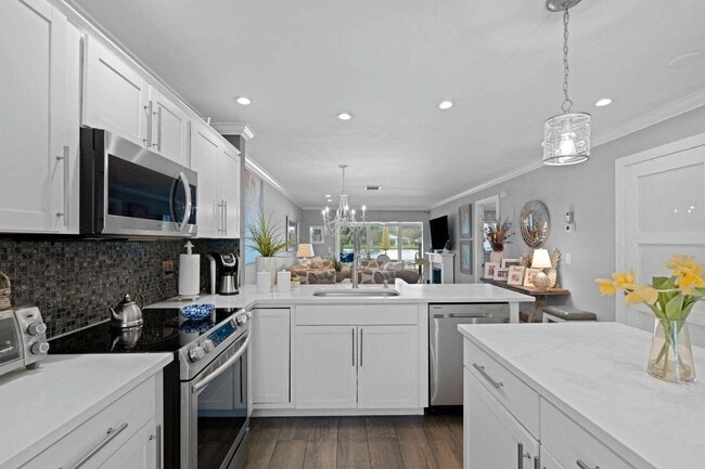 Building Photo - 5400 Poppy Pl