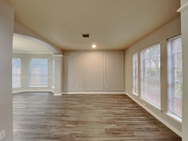 Foto del edificio - 25622 Oakridge Forest Ln