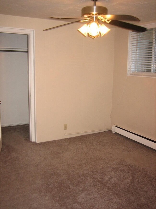 Building Photo - 908 E Atkin Ave