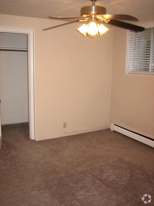 Front room - 908 E Atkin Ave