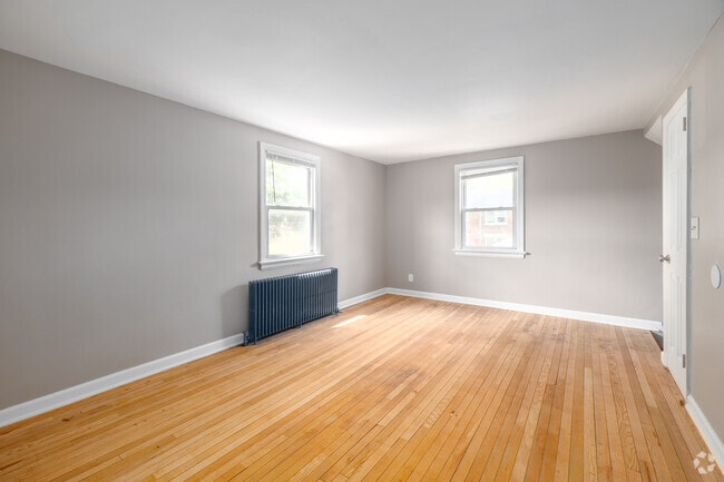 1BR, 1BA - 500SF - Premium - Living Area - Nottingham Apartments