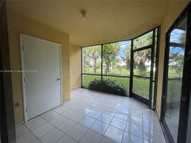 Foto del edificio - 3470 Foxcroft Rd