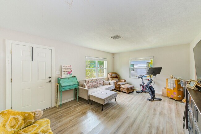 Foto del edificio - 2631 15th Ave N