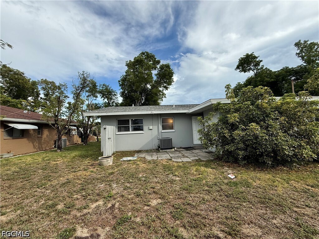 Building Photo - 329 Tudor Dr