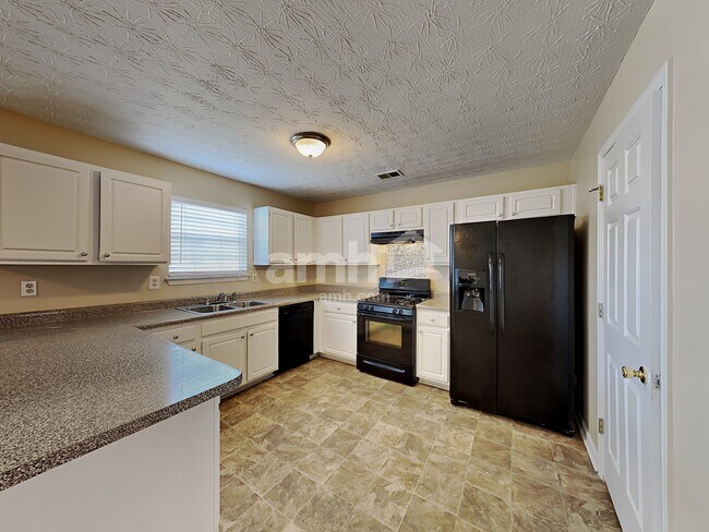 Building Photo - 1140 Ivey Lane