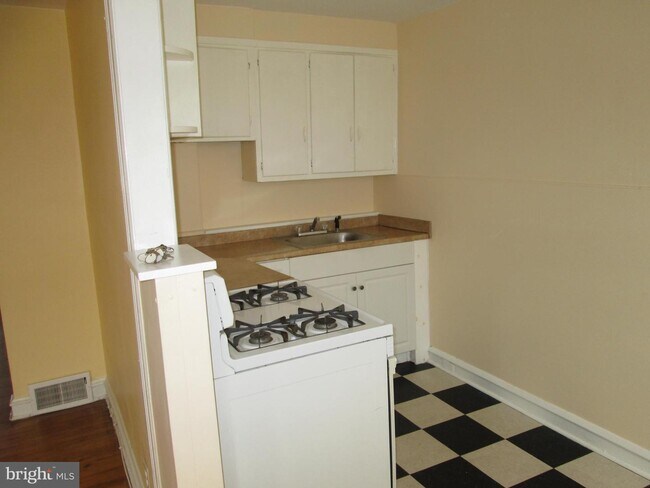 Foto del edificio - 3311 Indian Queen Ln