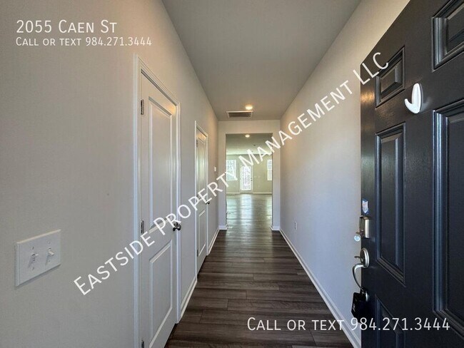 Foto del edificio - 2055 Caen St