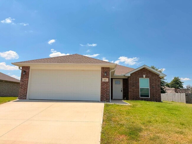 Foto del edificio - COMING SOON: BEAUTIFUL 3 BEDROOM / 2 BATHROOM HOUSE IN ORONOGO MO!!!